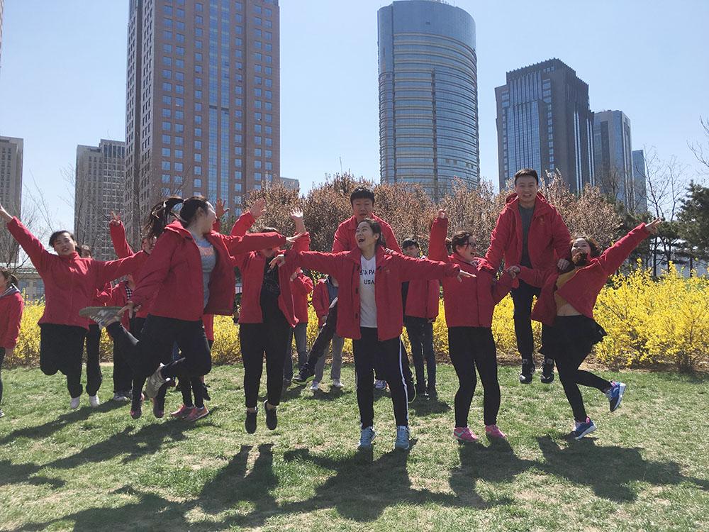 揮動(dòng)激情，展現青春